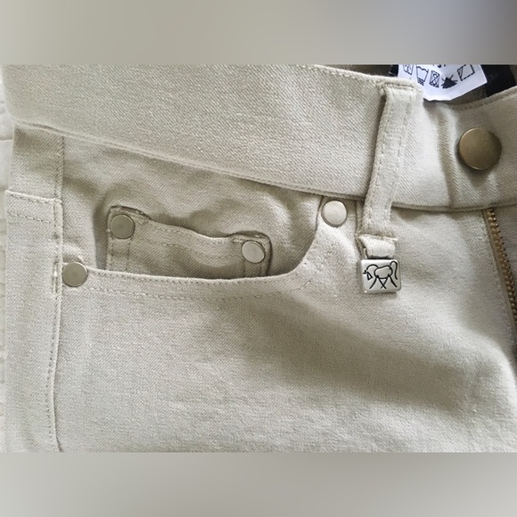 Tuk Tuk Riding Jeans - Picture 3 of 7